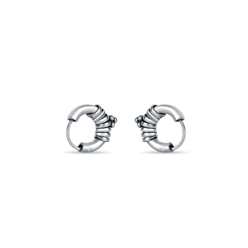Looking for the perfect minimal bali for everyday wear? Look no further than Zia 925 Sterling Silver Bali! Made from high-quality, 925 sterling silver with an oxidised finish, this bali is not only beautiful but also durable for everyday wear. Elevate your style with Zia.